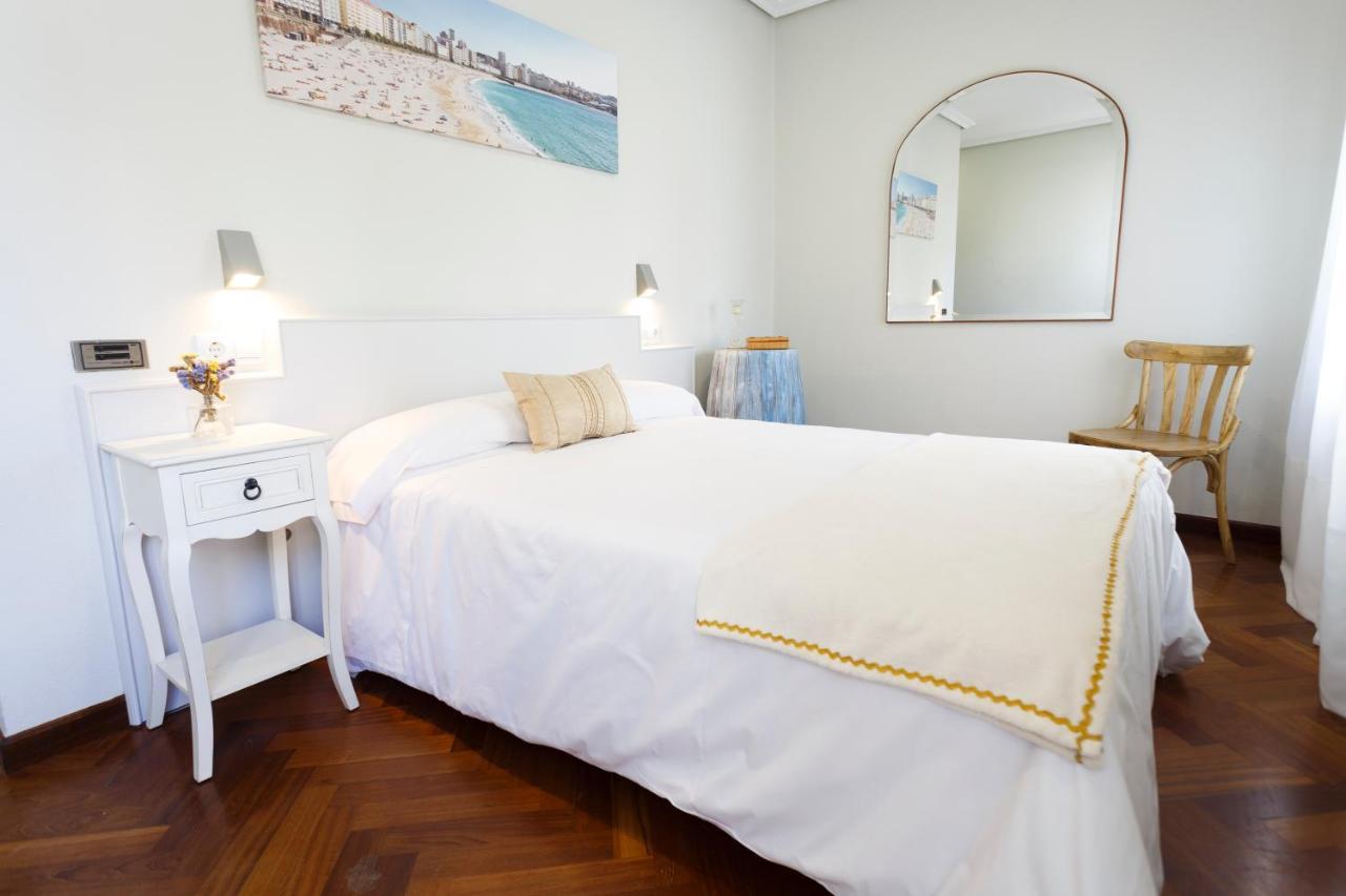 Hostal Costآكورونيا المظهر الخارجي الصورة